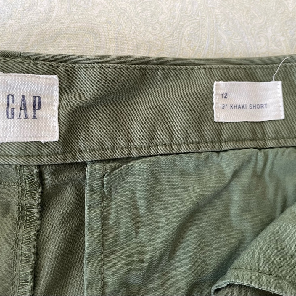 GAP Olive Green Size 12 Shorts - Picture 2 of 2